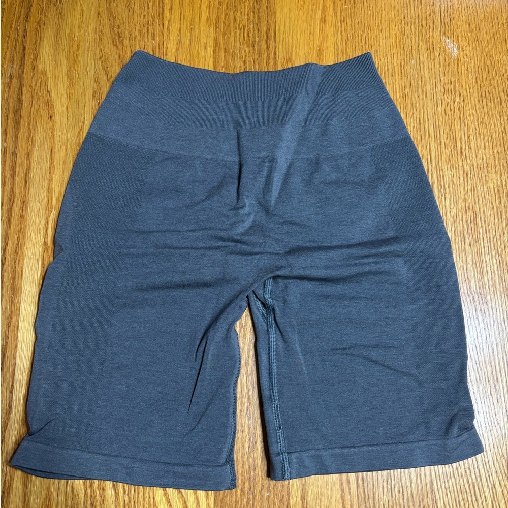 Alphalete Amplify Grey Shorts 7”